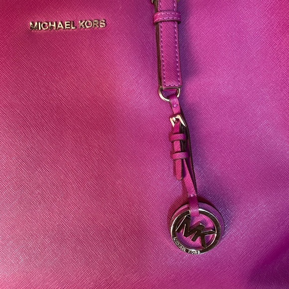 🚨Sold🚨Michael Kors Jet Set Large tote. EUC! - Picture 3 of 16